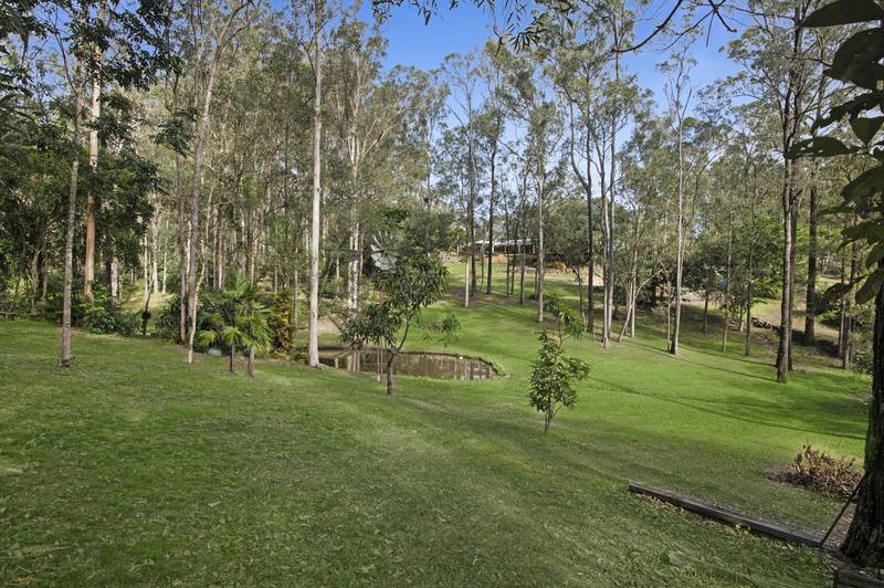 8 Ireland Court, CASHMERE, QLD 4500