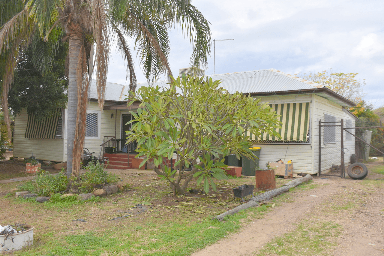 64 Oak Street, MOREE, NSW 2400