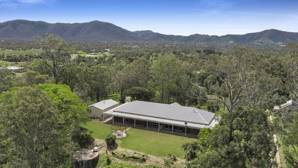 121  Oatlands Court, WIGHTS MOUNTAIN, QLD 4520
