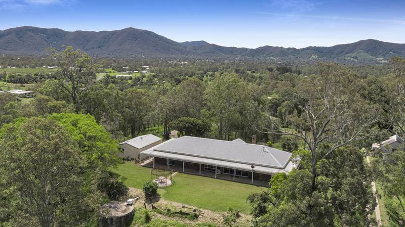 121 Oatlands Court, WIGHTS MOUNTAIN, QLD 4520