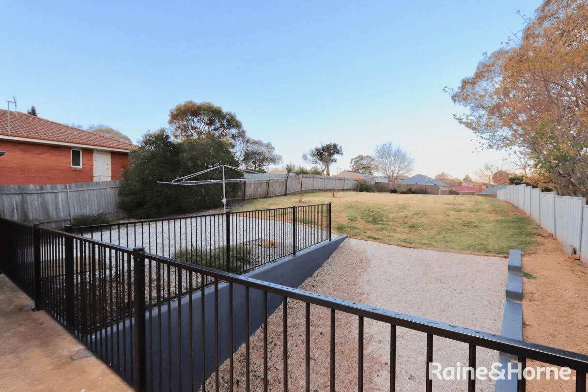 10 Webb Street, WEST BATHURST, NSW 2795