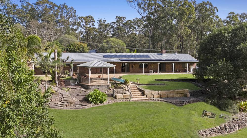 8 Ireland Court, CASHMERE, QLD 4500