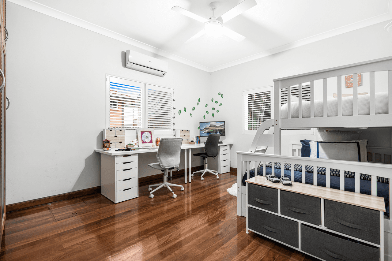 25 Wolsey Parade, Wynnum, QLD 4178