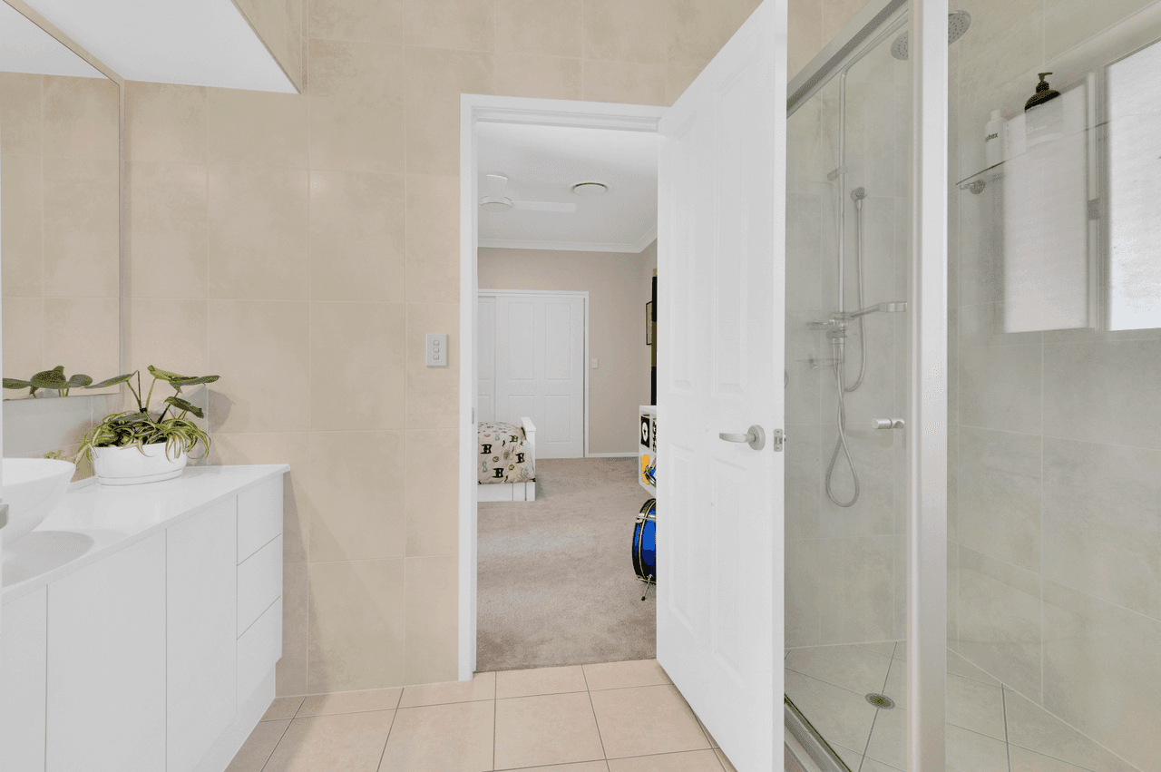 27  Ascot Crescent, SAMFORD VALLEY, QLD 4520