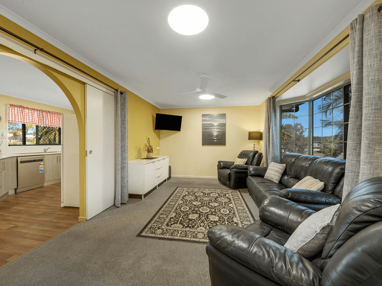 4 Ridge Close, TANNUM SANDS, QLD 4680