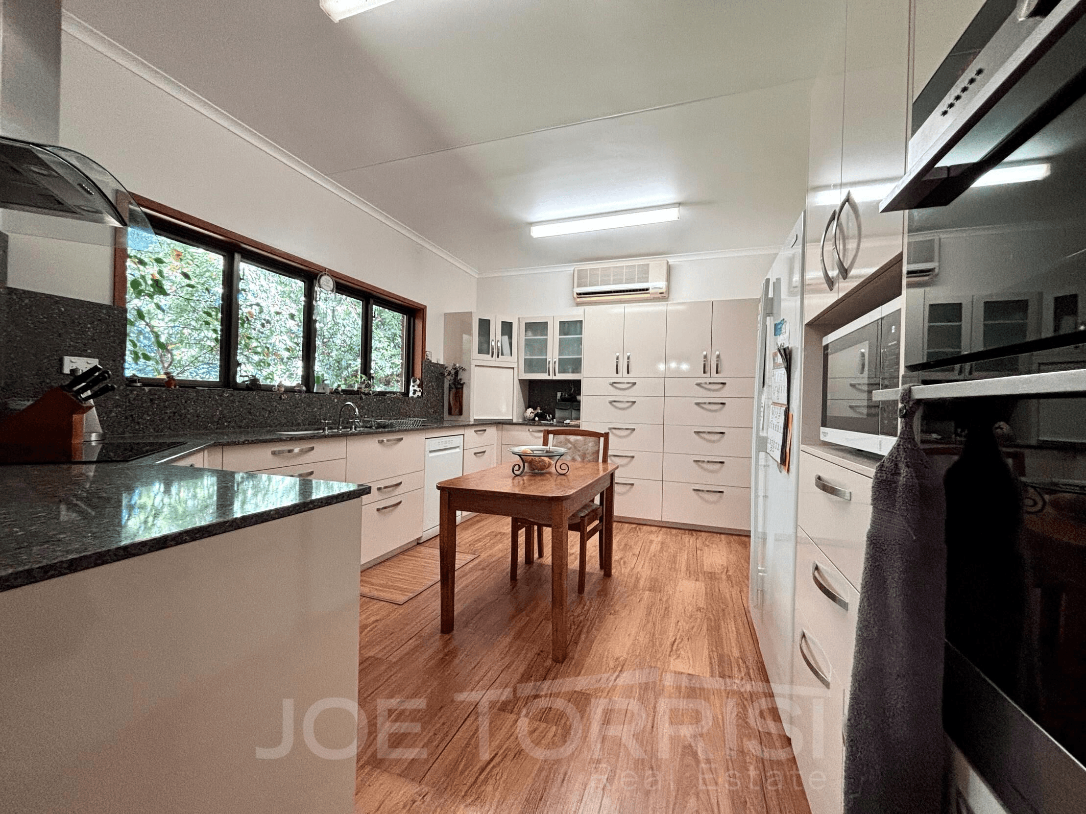 27 Anzac Avenue, Mareeba, QLD 4880