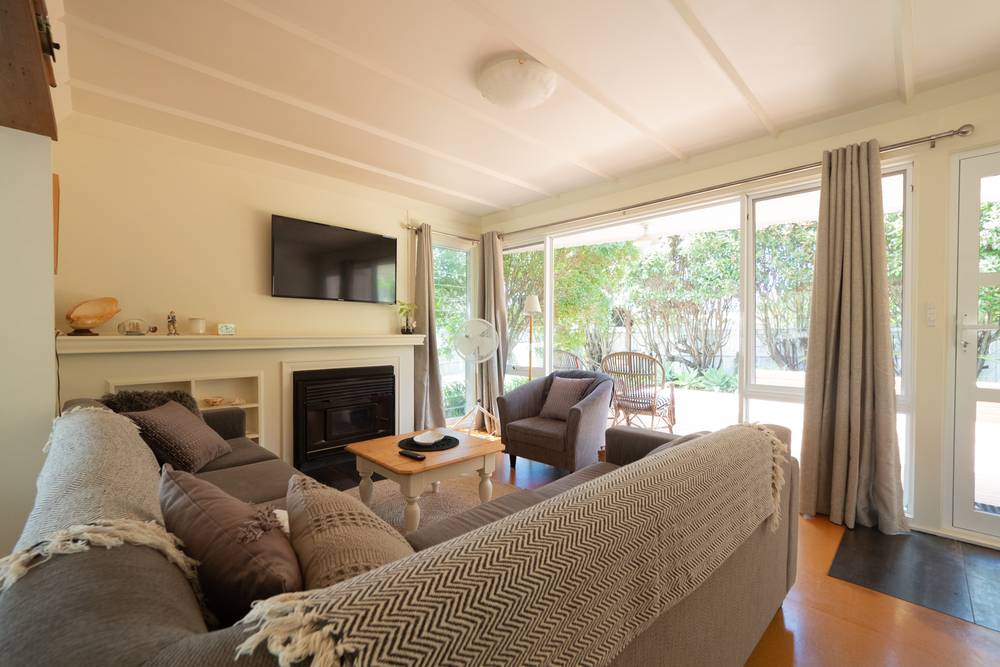 35 Maurice Avenue, MALLACOOTA, VIC 3892