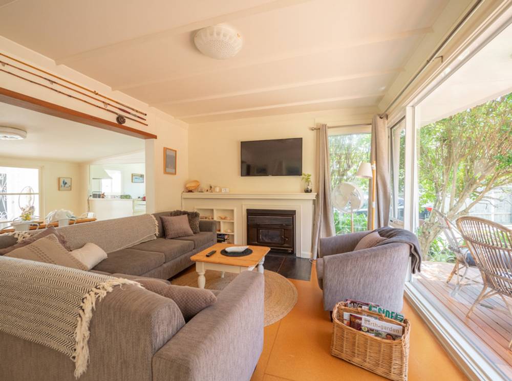 35 Maurice Avenue, MALLACOOTA, VIC 3892