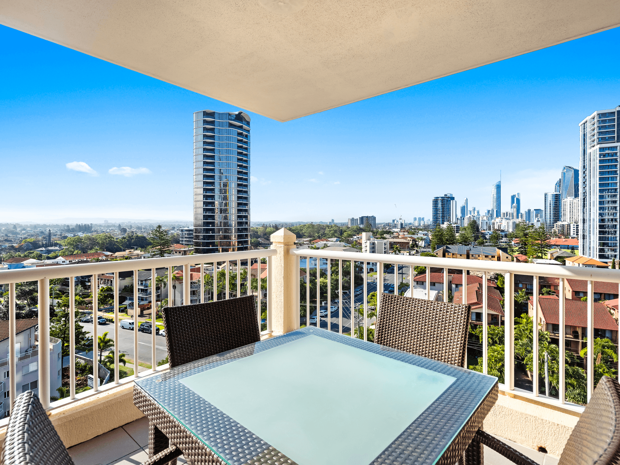 41/129 Surf Parade, BROADBEACH, QLD 4218