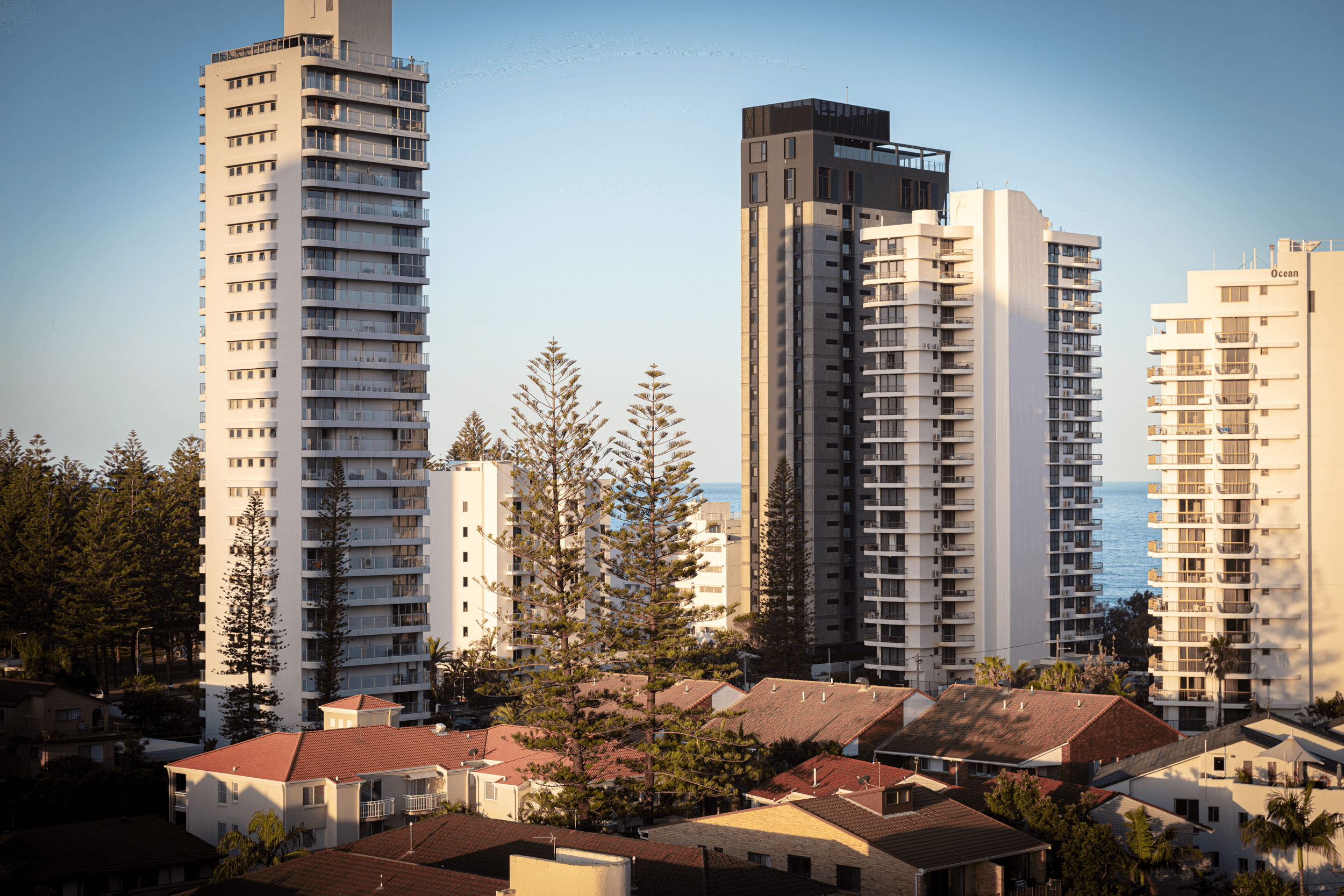 41/129 Surf Parade, BROADBEACH, QLD 4218