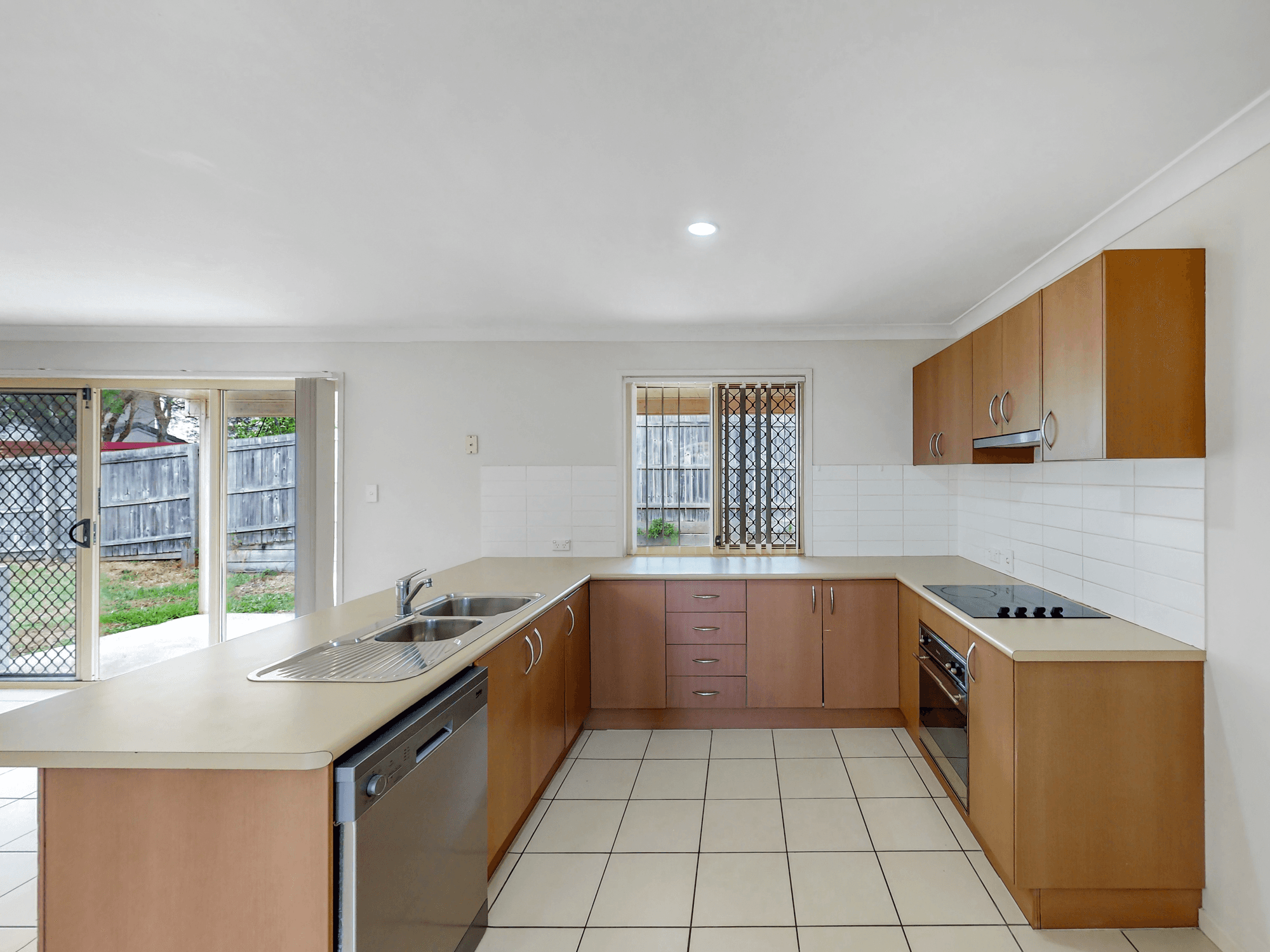 32 Gemview Street, CALAMVALE, QLD 4116