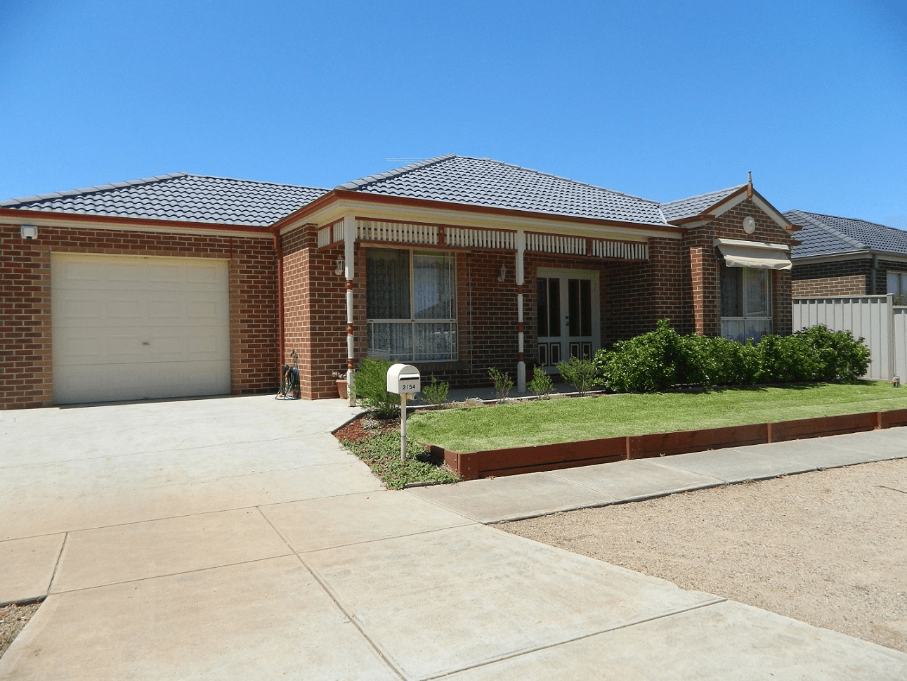 2/54 Carlyon Close, Melton West, VIC 3337