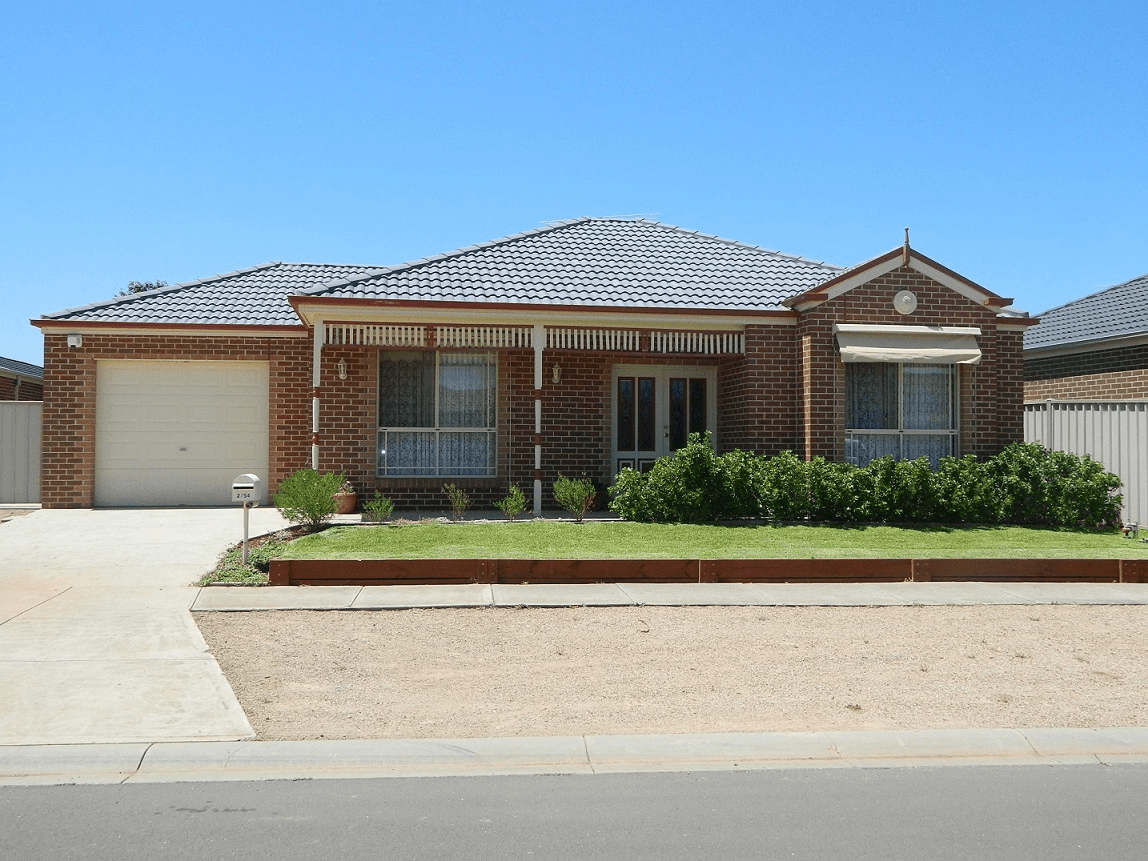 2/54 Carlyon Close, Melton West, VIC 3337