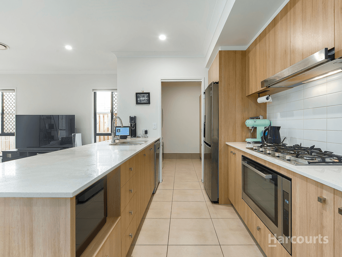 42 Walter Drive, Thornlands, QLD 4164