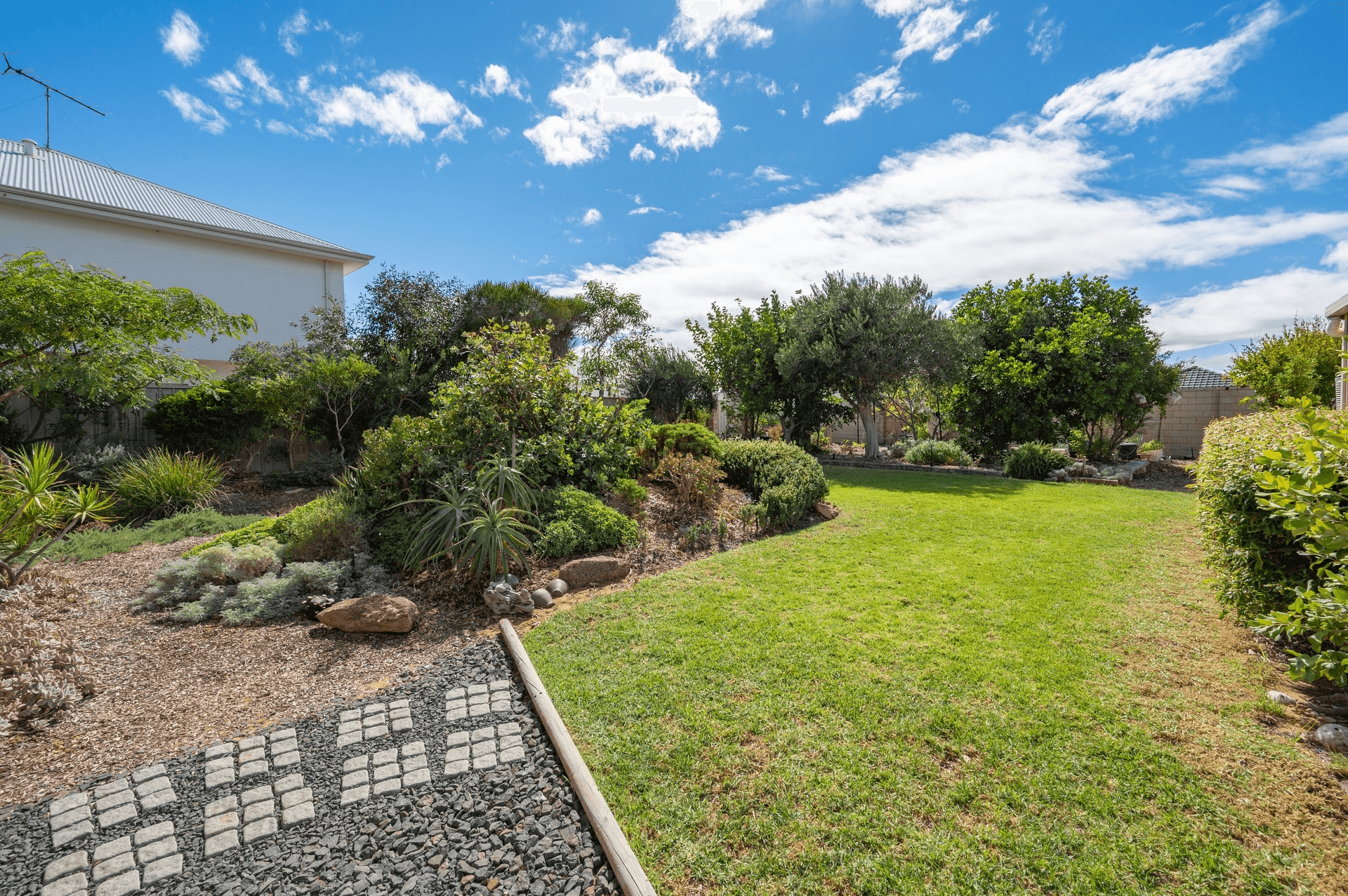 5 Abeona Parade, Madora Bay, WA 6210