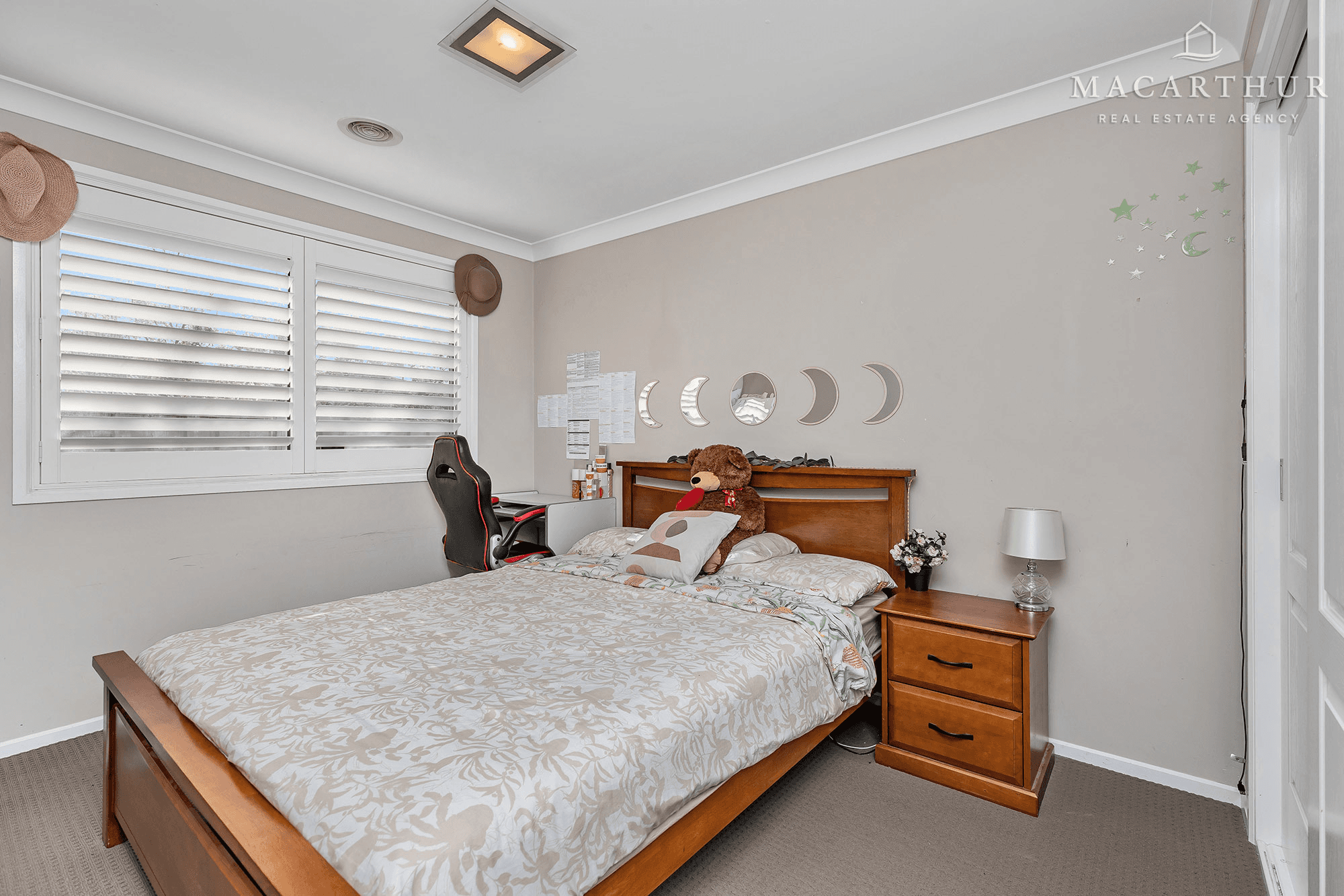 8 Marylands Way, Bourkelands, NSW 2650