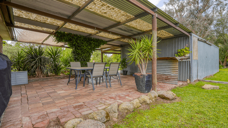 8 Longwood Road, AVENEL, VIC 3664