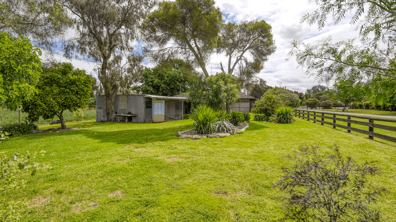 8 Longwood Road, AVENEL, VIC 3664