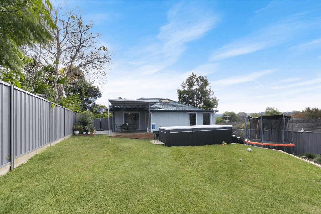 14 Halcyon Street, WYOMING, NSW 2250