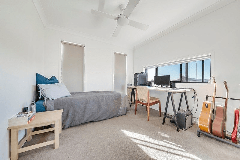 18 HOOP AVE, HIDDEN VALLEY, QLD 4703