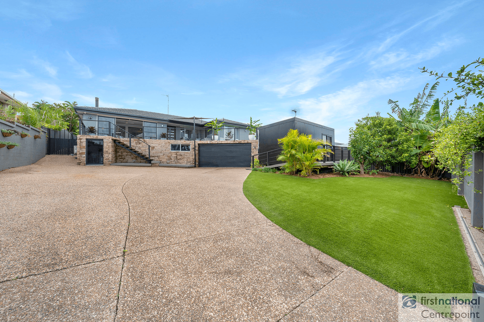 43 Dunkeith Avenue, Benowa, QLD 4217