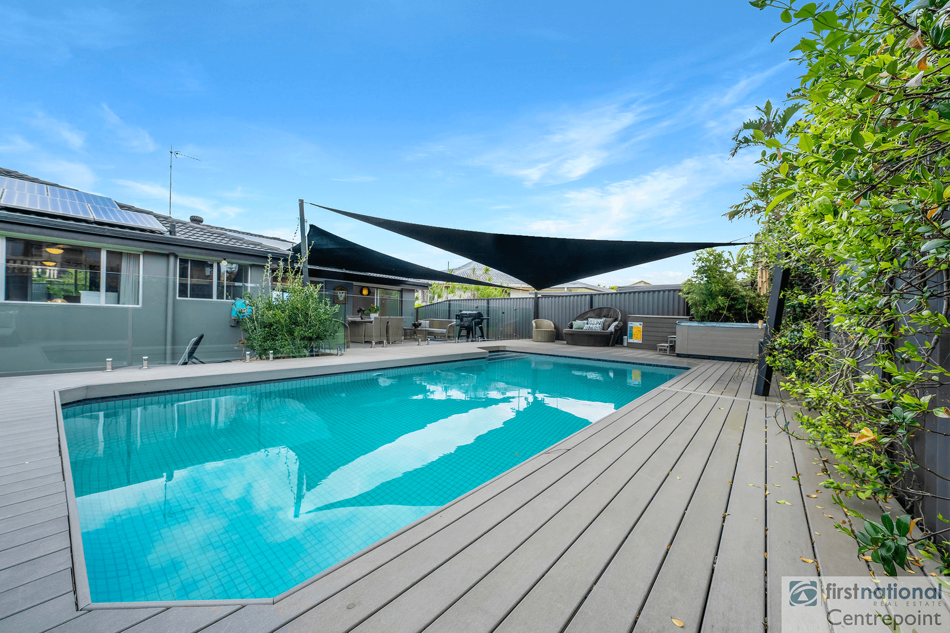 43 Dunkeith Avenue, Benowa, QLD 4217