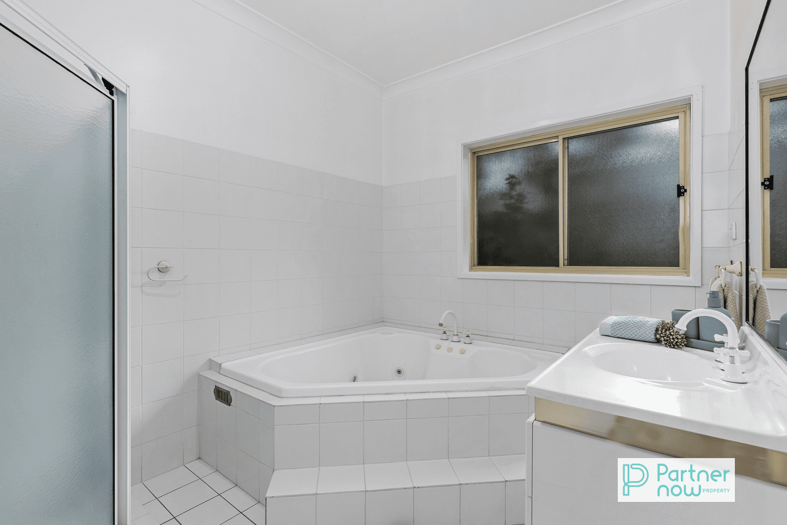 20 Valley Drive, TAMWORTH, NSW 2340