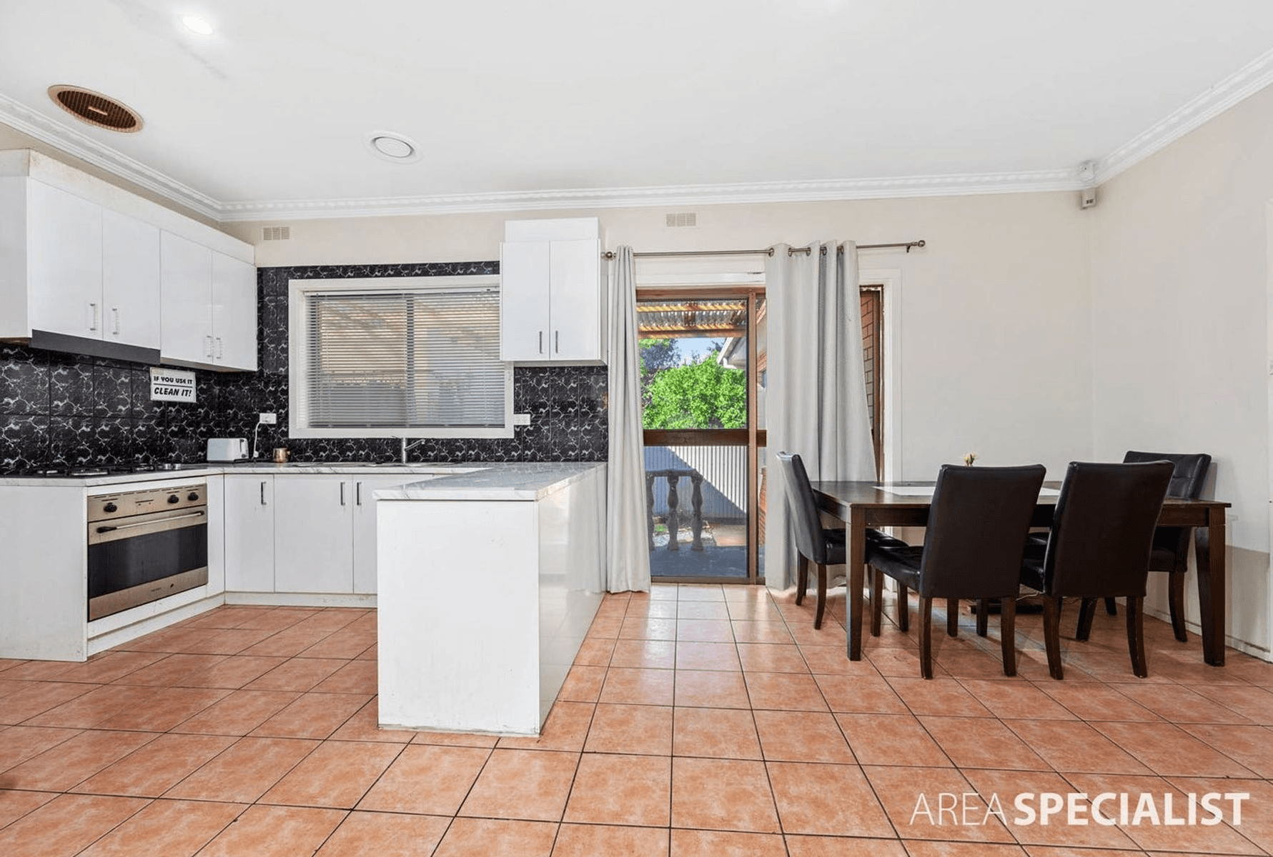 2F Emily Street, St Albans, VIC 3021