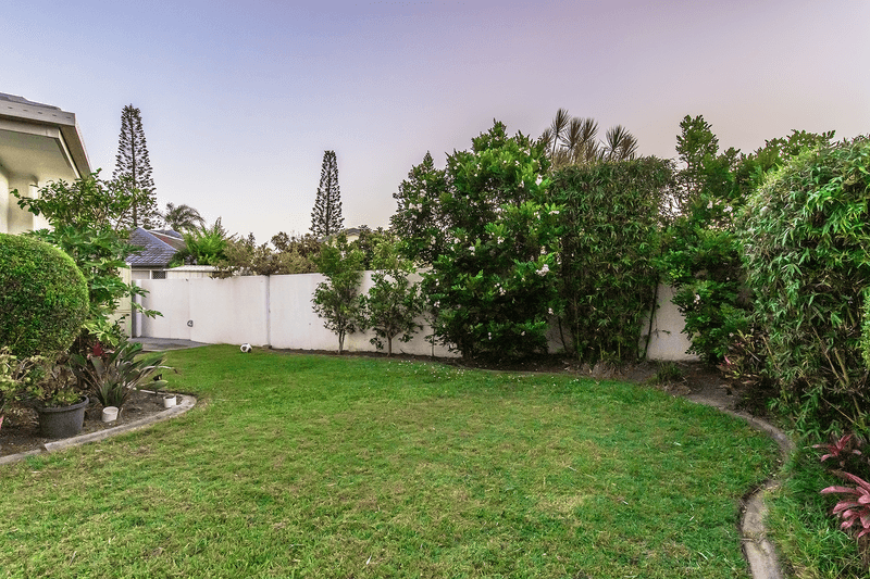 13 St Martin Place, Clear Island Waters, QLD 4226