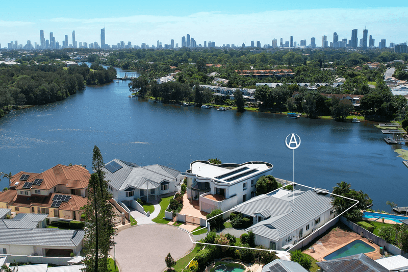 13 St Martin Place, Clear Island Waters, QLD 4226