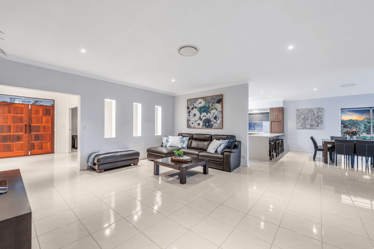 1 Siggies Place, UPPER COOMERA, QLD 4209