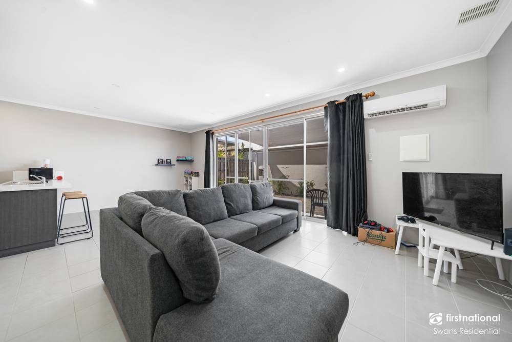 9 Yelnia Way, ELLENBROOK, WA 6069