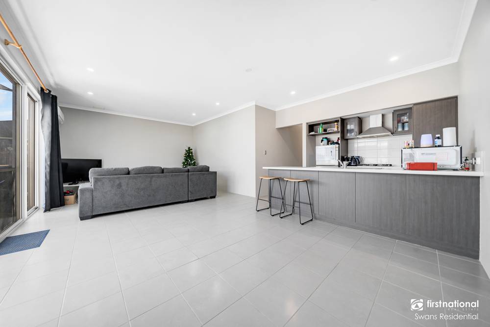 9 Yelnia Way, ELLENBROOK, WA 6069
