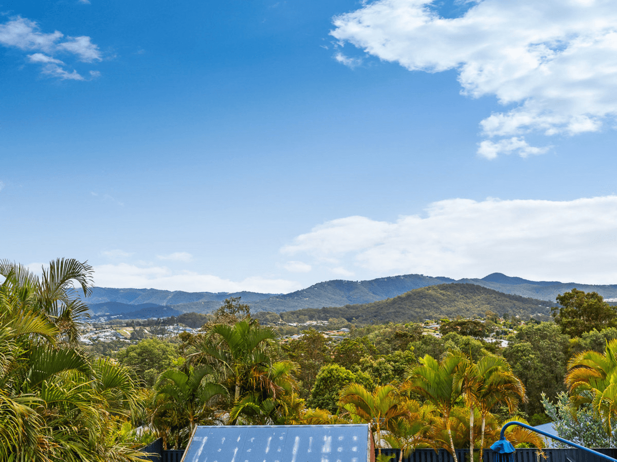 5 Welumba Close, Pacific Pines, QLD 4211