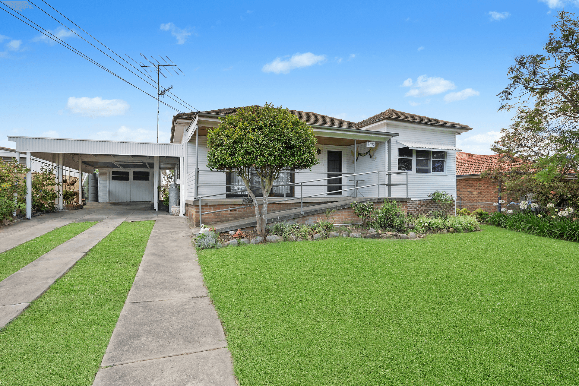 6 Maidstone Street, Picton, NSW 2571