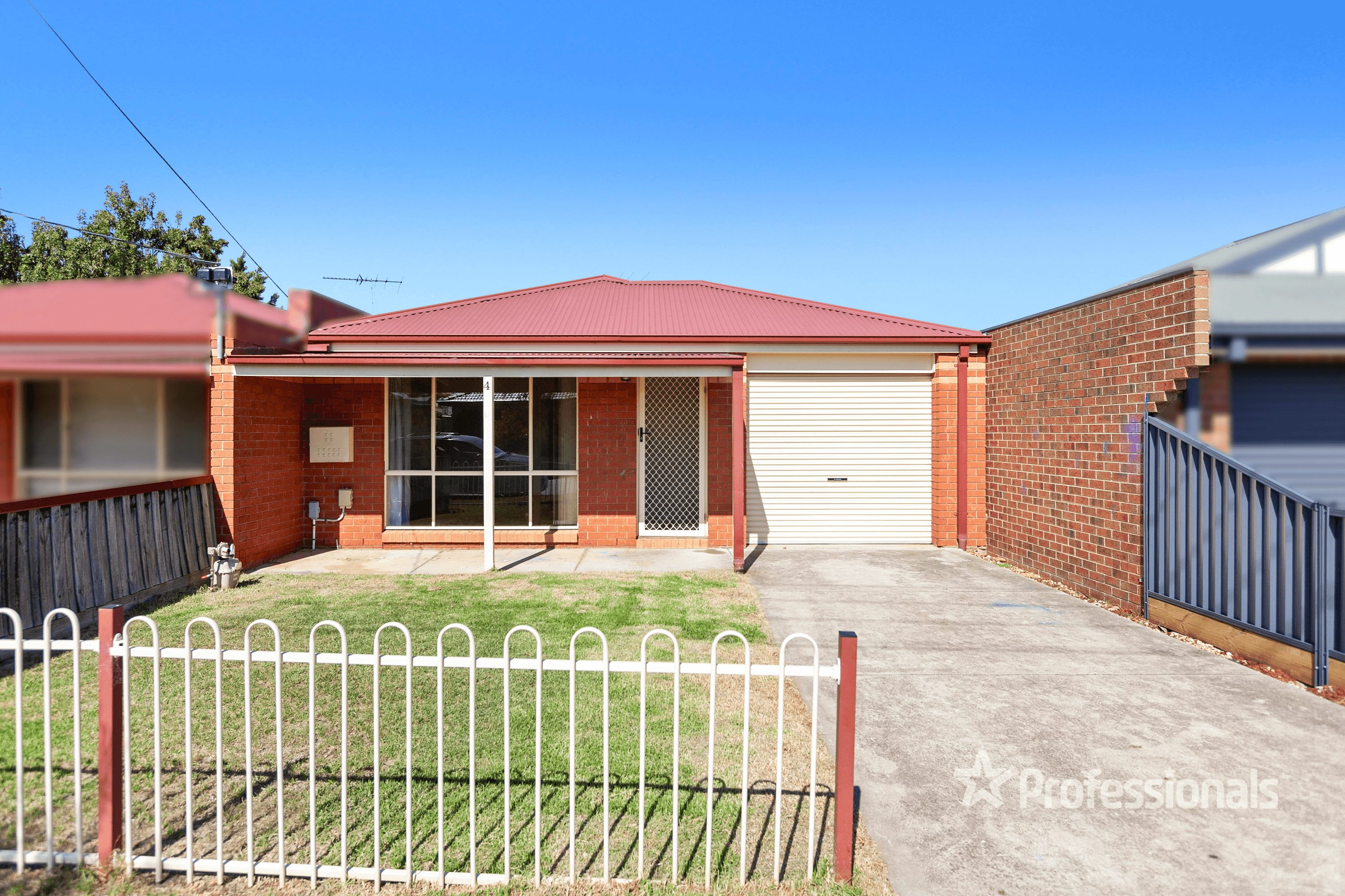 1/4 Millewa Way, WYNDHAM VALE, VIC 3024
