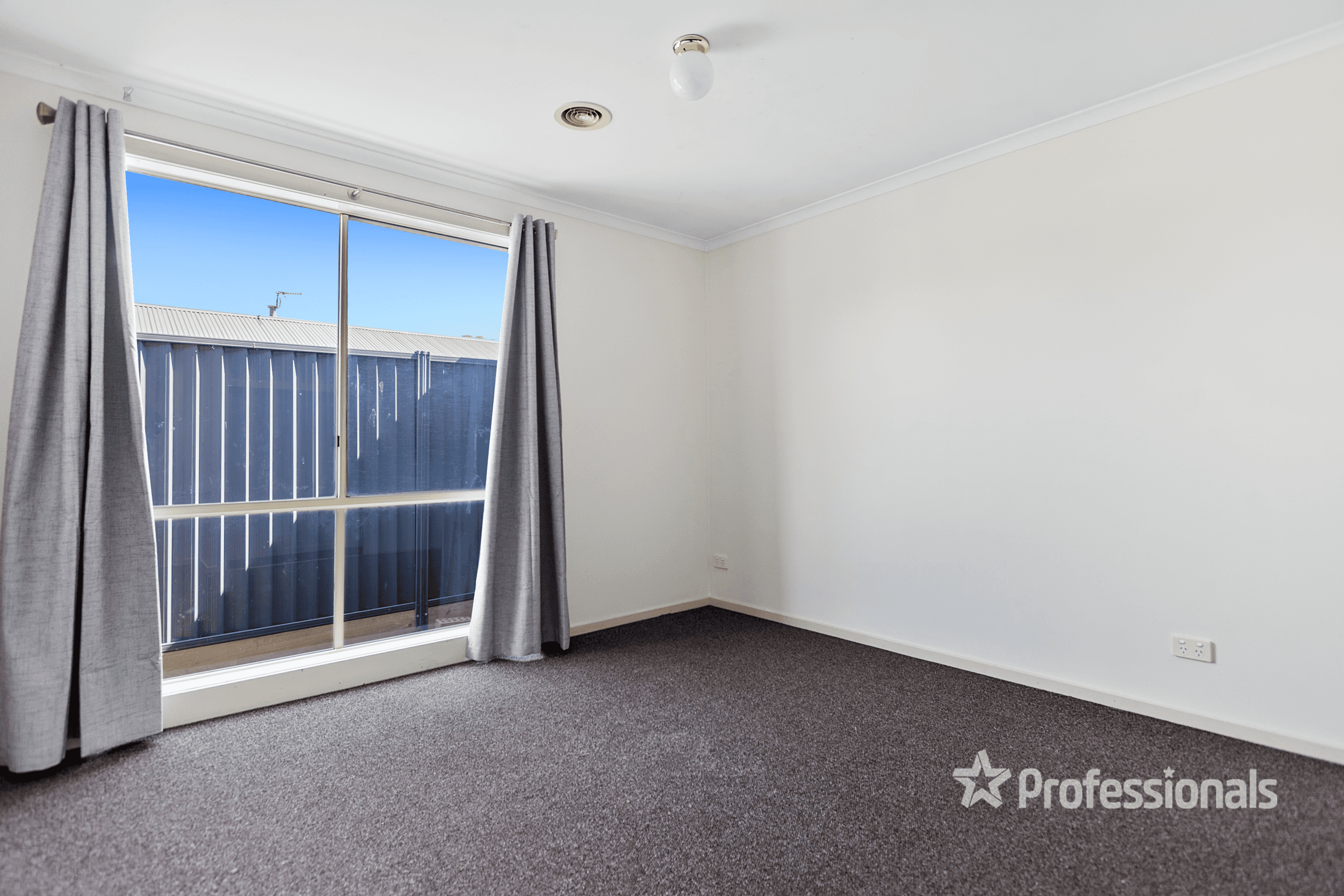 1/4 Millewa Way, WYNDHAM VALE, VIC 3024