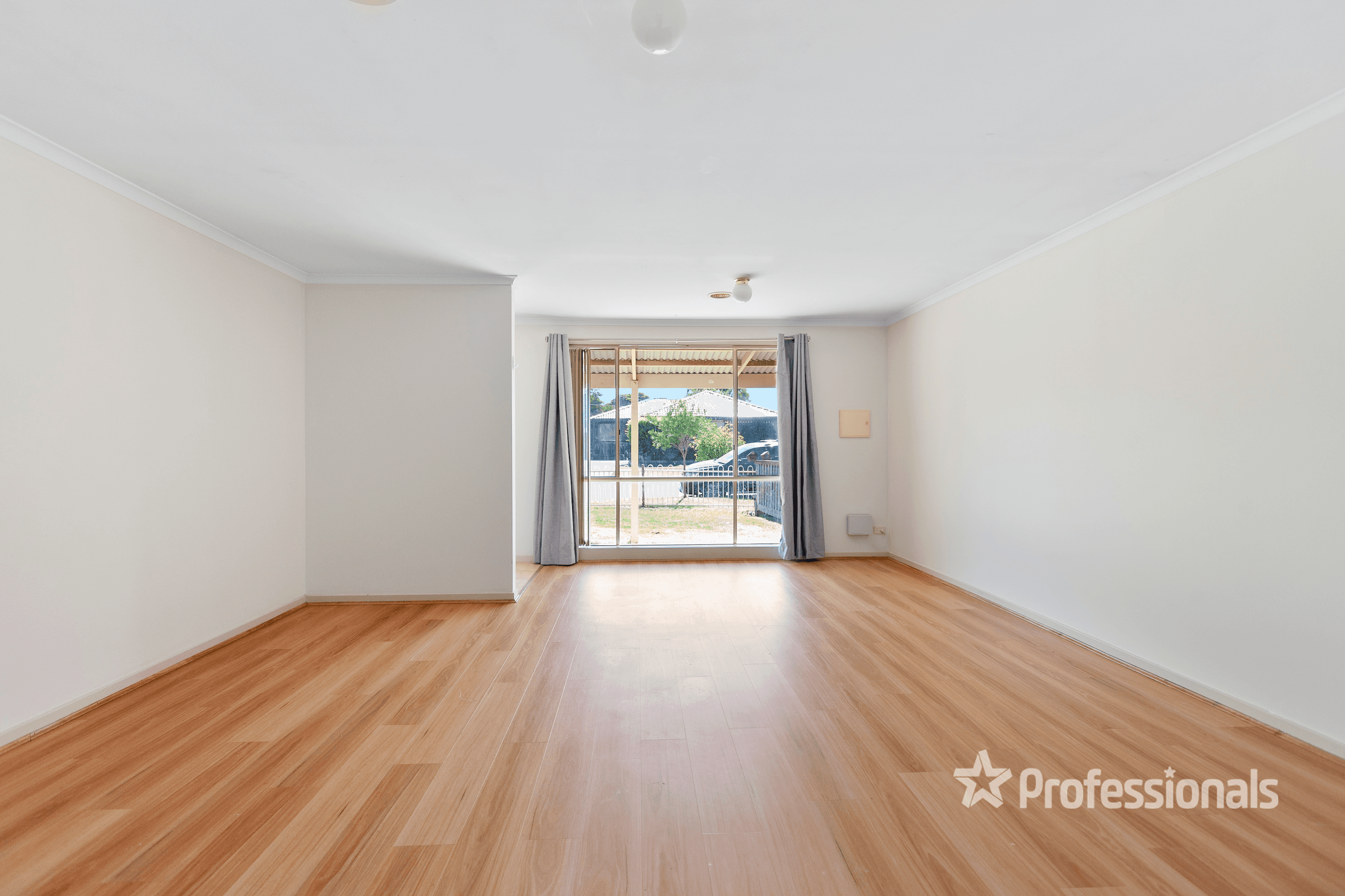 1/4 Millewa Way, WYNDHAM VALE, VIC 3024