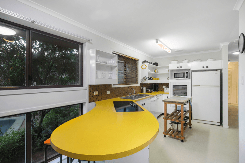 18 Moondarra Street, CHAPEL HILL, QLD 4069