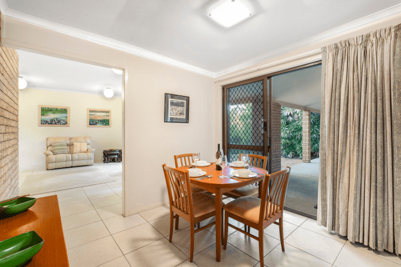 18 Moondarra Street, CHAPEL HILL, QLD 4069