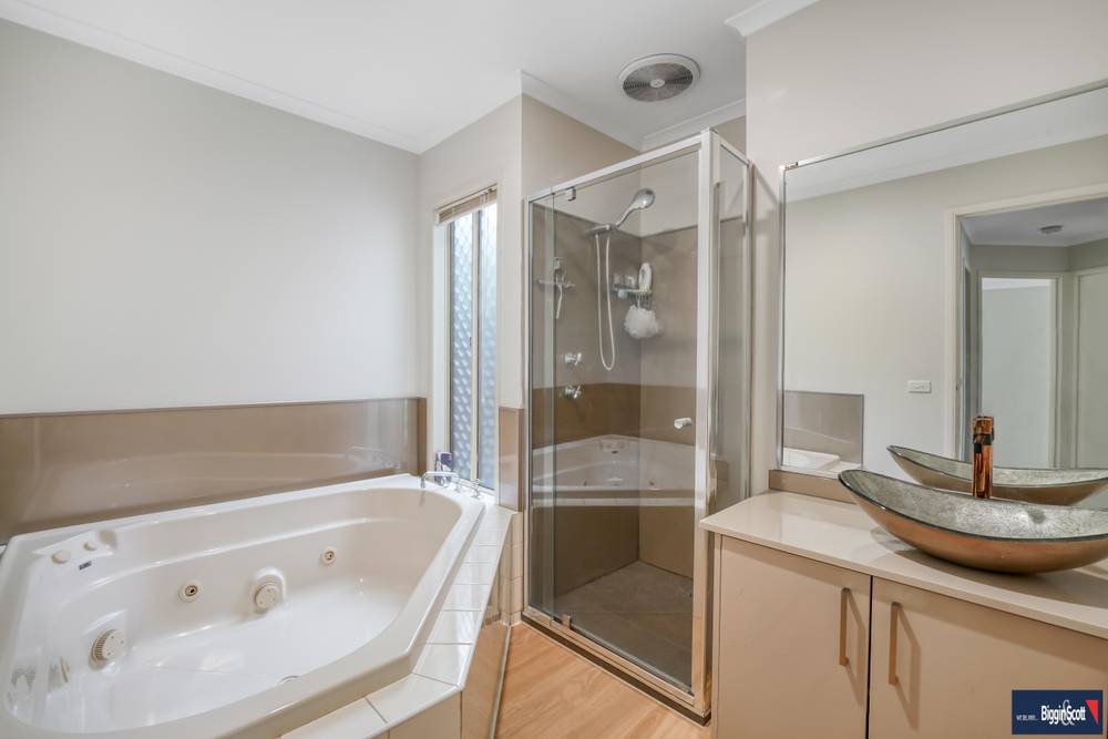 19 Reynolds Court, ROXBURGH PARK, VIC 3064
