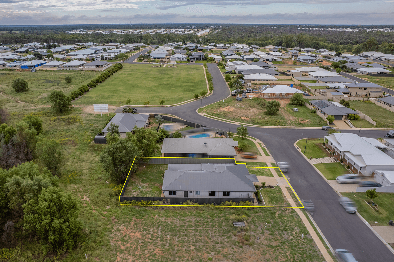 4  Doncaster Street, EMERALD, QLD 4720