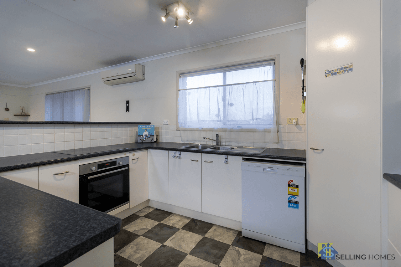 9 Ebrill St, Jamboree Heights, QLD 4074