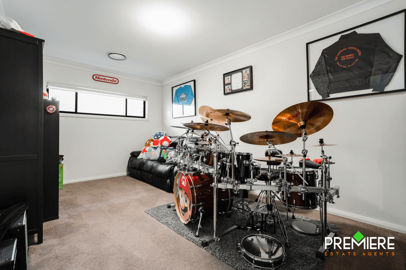 21 Buckingham Loop, Oran Park, NSW 2570