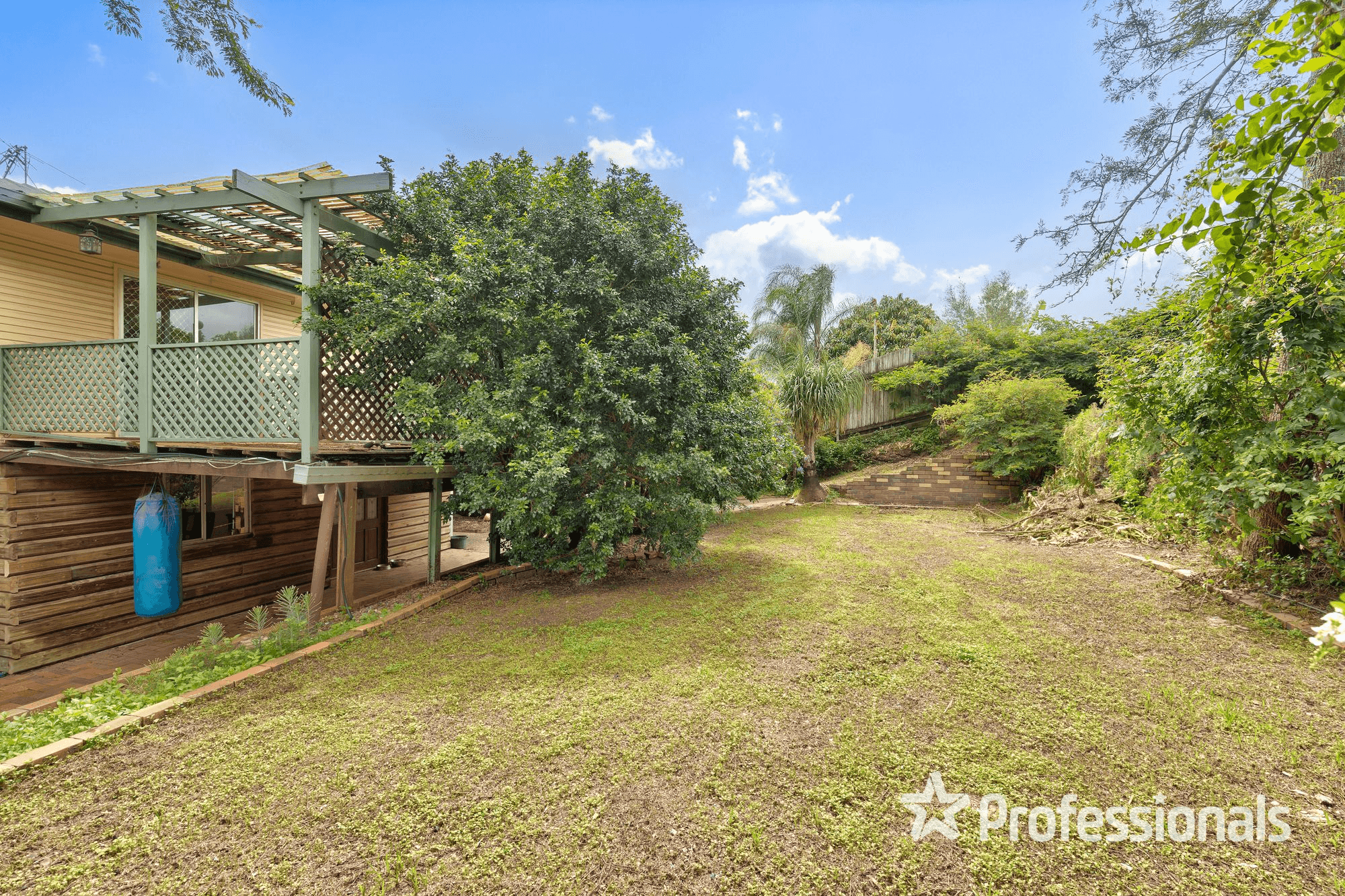 12 Monaro Crescent, FERNY HILLS, QLD 4055