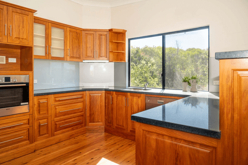 3 Gold Street, GRASSTREE BEACH, QLD 4740