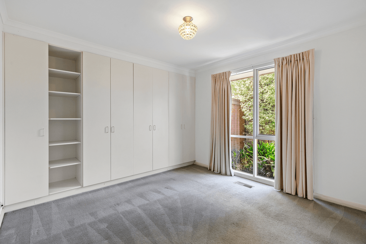 2/10 Myrtle Street, BAYSWATER, VIC 3153