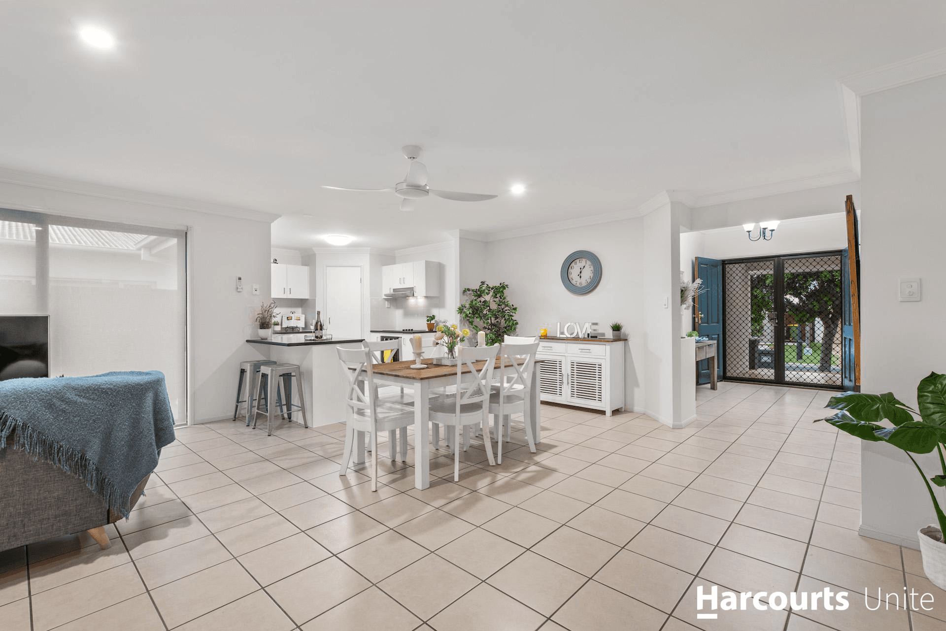 22 Dotterel Crescent, NORTH LAKES, QLD 4509