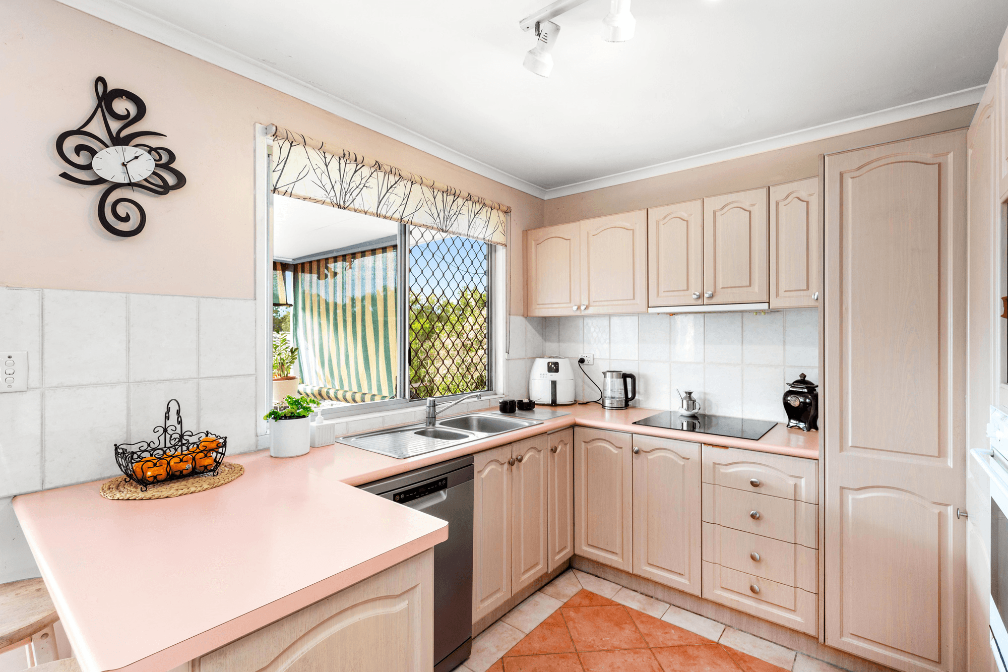 22 Bennetts Road, EVERTON HILLS, QLD 4053