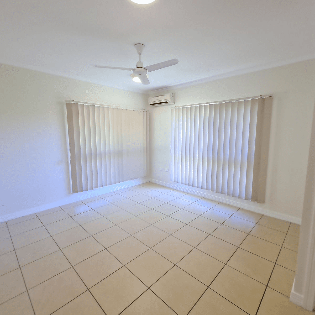 6 Nell Close, KANIMBLA, QLD 4870